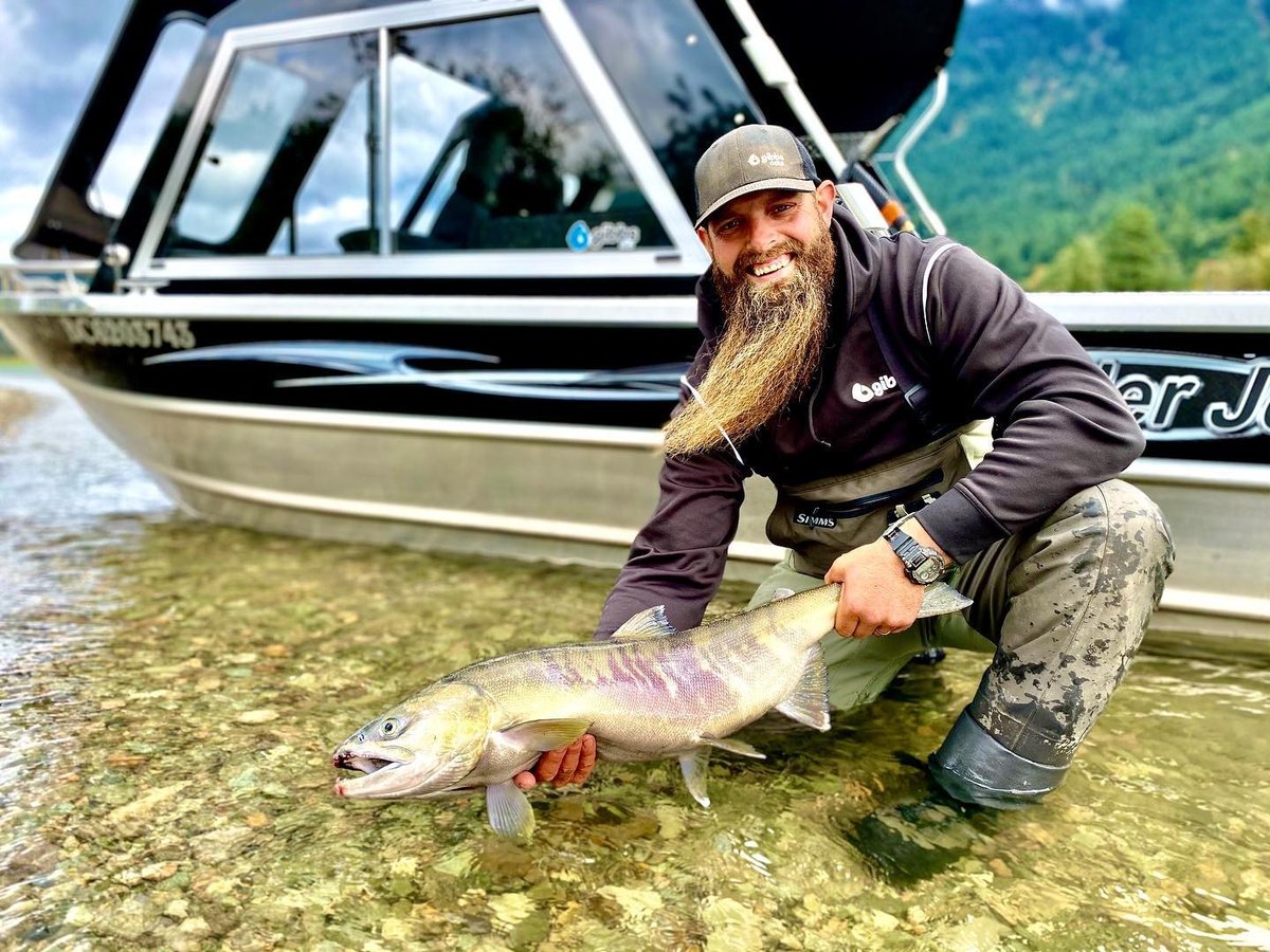 Who's got the itch to twitch?  GD Team member Jordan Klassen has been able to scratch that itch these past several weeks enjoying weekend trips out with a few select friends in pursuit of Chum. Zak Tackle Twitching Jigs have been a great source of productivity on every occasion!