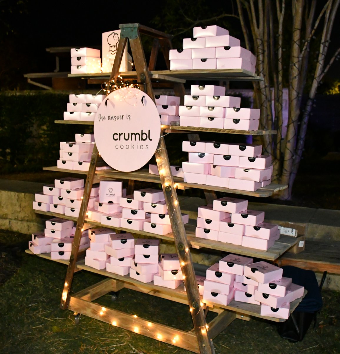 KatyISDEdFound's tweet photo. Thank you to our friends at @CrumblCookies for generously donating their delicious baked goodies for our #TriviaNight2020 event! https://t.co/U8zpQlH5i4