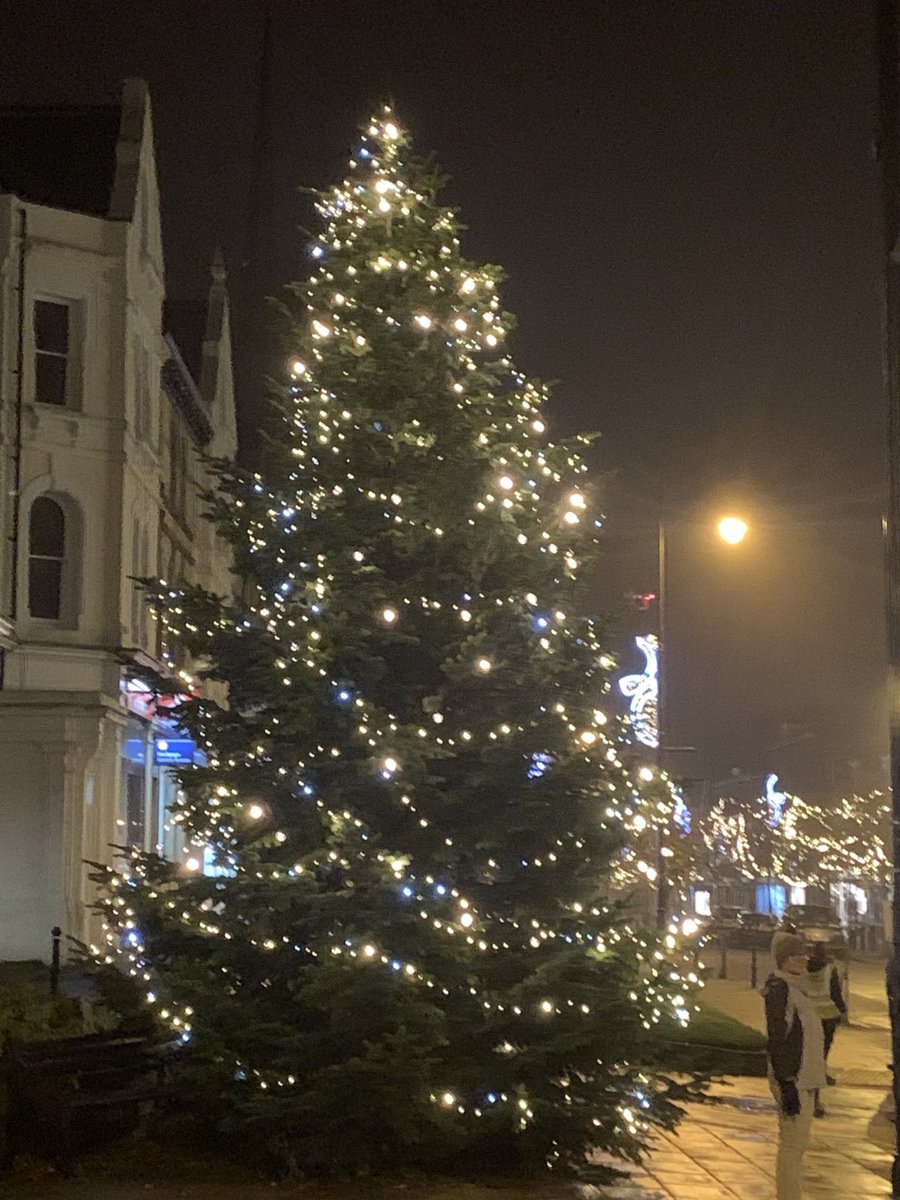 Richardhargrav1's tweet photo. An early Christmas seems popular with some of my colleagues at the moment, so decided we’d put the tree up after tea 🎄 https://t.co/fBpz8VRXcG