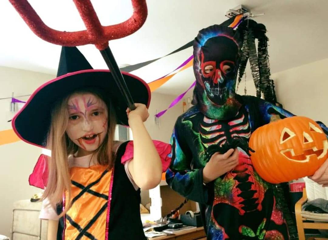 CONGRATULATIONS to our winner of the Ak-tivites 2020 Halloween costume competition. We hope you all had fun dressing up and everyone had a fun and safe night!

Here are our winners!!