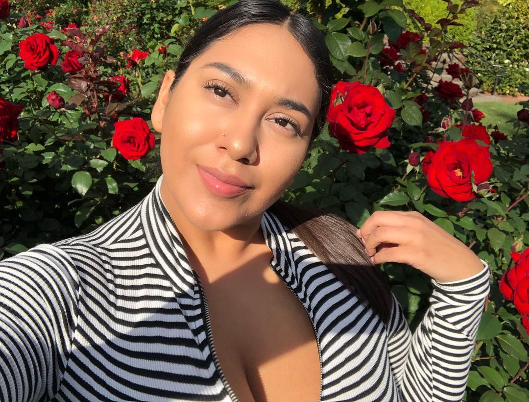 Roserayy5's tweet photo. 🌹🌹🌹🌹🌹 https://t.co/AEHE2XfH7G