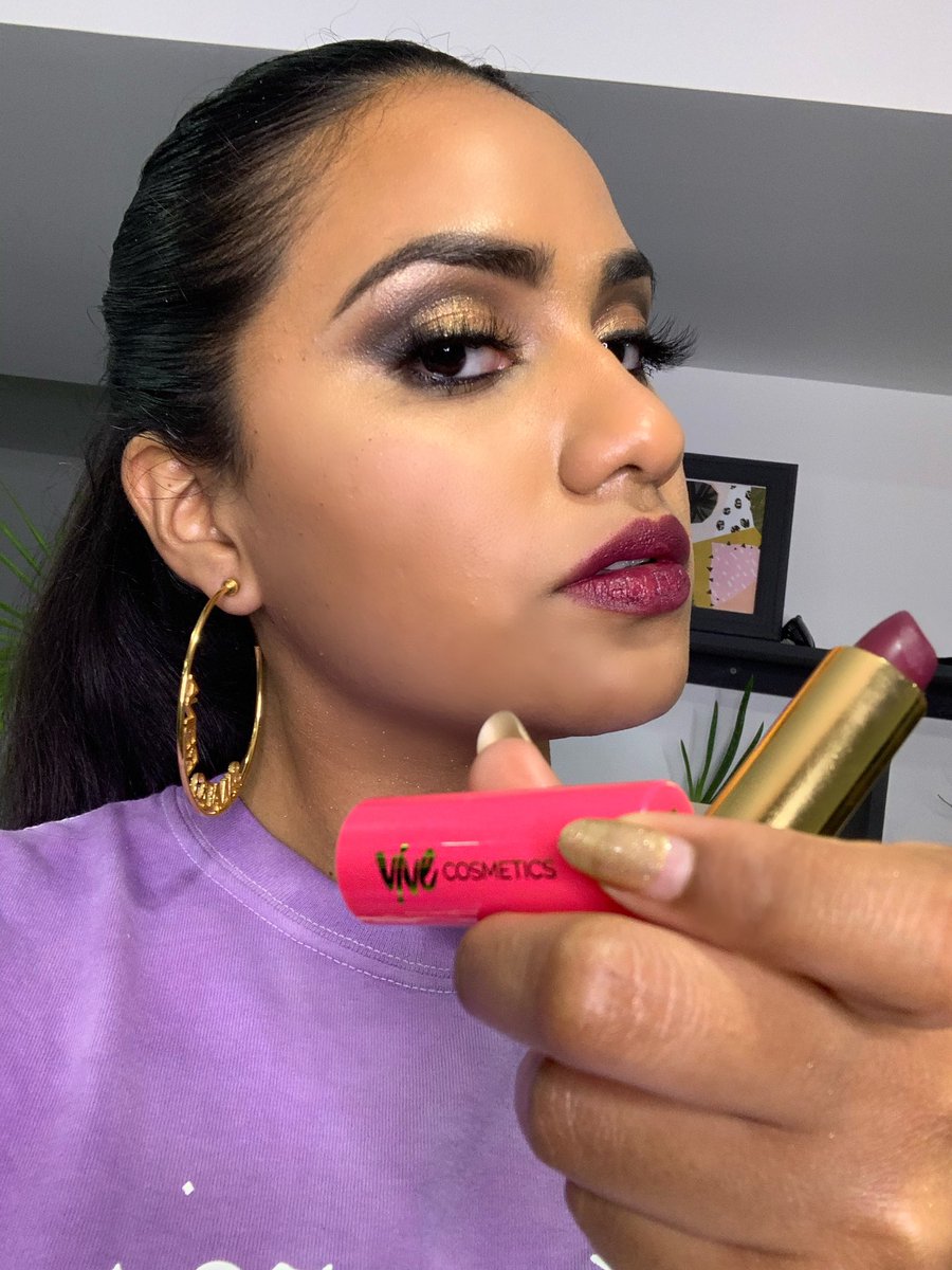 lasalvadoreina's tweet image. Loving my Creamy Lipstick 💄 by @ViveCosmetics An Unapologetic Latina Beauty Brand #ViveCosmetics