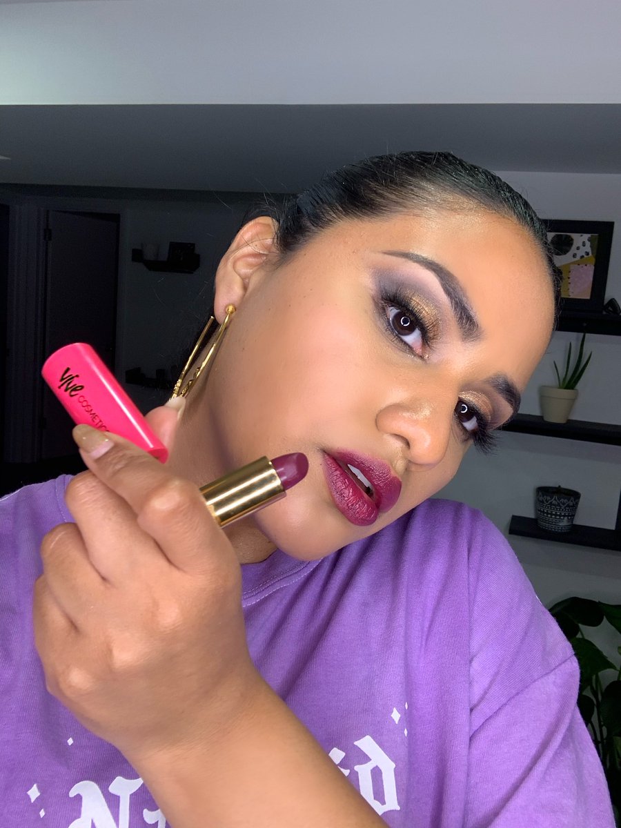 lasalvadoreina's tweet image. Loving my Creamy Lipstick 💄 by @ViveCosmetics An Unapologetic Latina Beauty Brand #ViveCosmetics