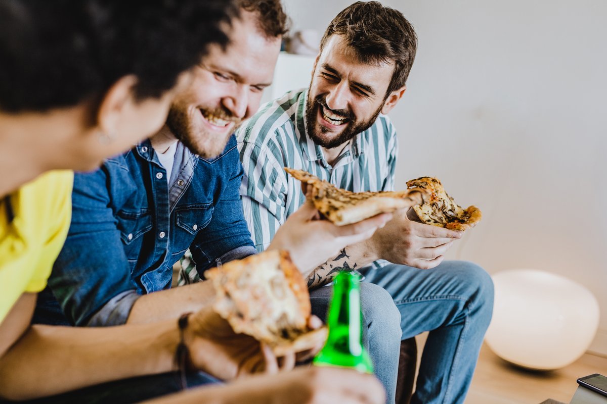 TNLastCall's tweet photo. For those wondering if #Nashville would make beer delivery from restaurants permanent, we now have an answer. 
https://t.co/kyf4CBlBfq https://t.co/zl7BWnjcIL