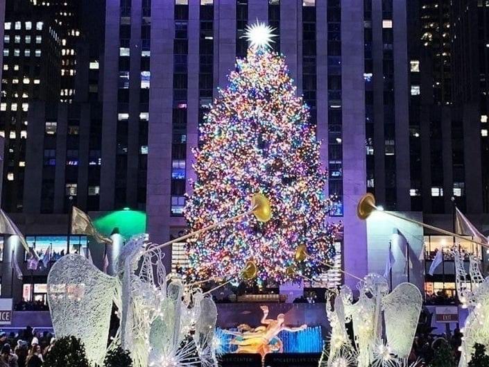Quan2Real_'s tweet photo. This is why i wanna go to New York around Christmas 😍😭 https://t.co/VyahBlQgHw