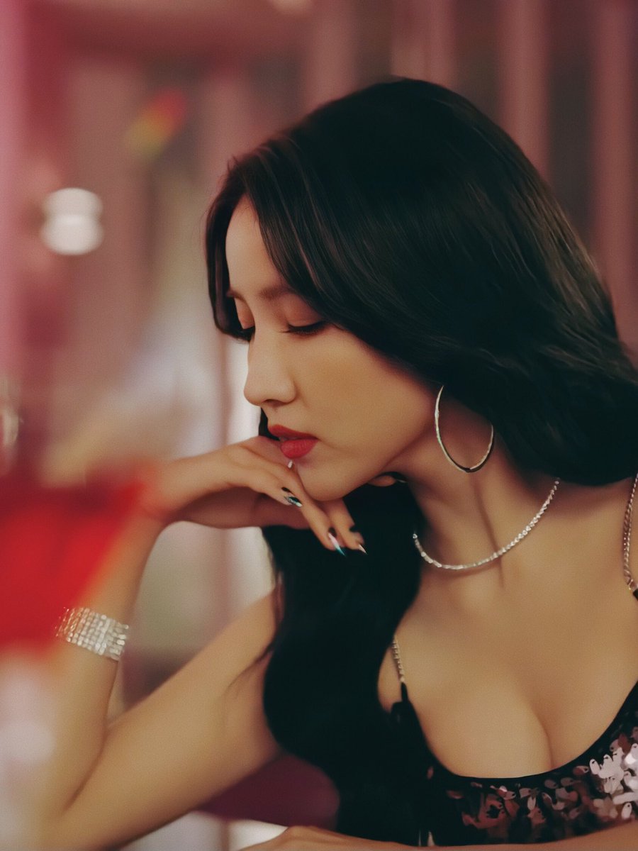 sowonfiles's tweet photo. 🔥🔥🔥🔥🔥 #소원 #SOWON 
#여자친구 #GFRIEND @GFRDofficial https://t.co/A4Ffk0nfuq