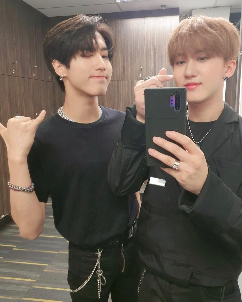 hanjsvn's tweet photo. I vote #straykids   for Worldwide Fans' Choice Top 10 #MAMAVOTE https://t.co/m1zBQ8M8Hc
