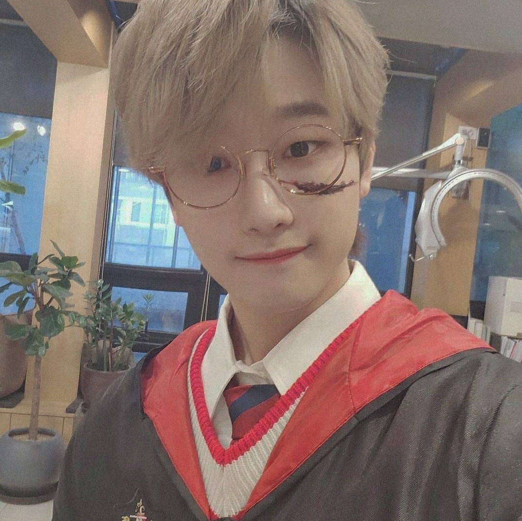 aweekspainn's tweet image. 🦁❤~

#zuzuselcaday #aweek @AWEEK_Official #Logan