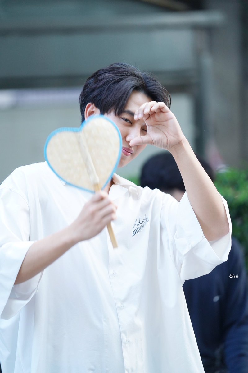PhotoSissi's tweet photo. Which heart do you want😂😂💙
@titlekplee 
#titlekrt 
#กลจของตต
#พี่ร้องน้องยิ้มได้xLBC2
Thanks pic :P'Orn😘😘 https://t.co/56PIV7WHT1