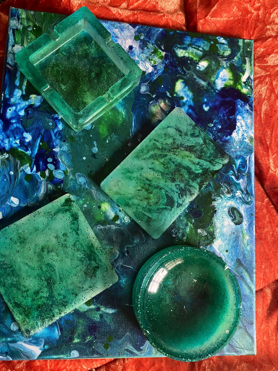 litshxtcreation's tweet photo. FOR SALE Lit 🔥Shxt Original &amp; Blue &amp; Green symbolizes creativity and freedom of expression. I want my brand to idolize all forms of art that what makes us unique #ashtrays #ashtrayart  #litshxtcreations #weedsmokers #weedsupplies #resinart #atlanta https://t.co/H79iYTl3S2