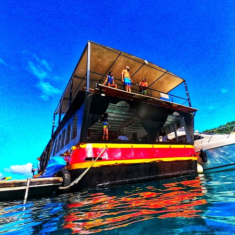 BritishVirginIs's tweet photo. Who doesn't love the Willy T??!? It's a BVI experience to be had! 🏴‍☠️🇻🇬 

📸: islandtimeadventurebvi (IG)

#bvi #britishvirginislands #willyt #adventure #motivationmonday #bviparadise #paradise #islandlife #caribbean #explore #travel #caribbeandestination #OURBVI #BVILove https://t.co/slKjzEs9dJ