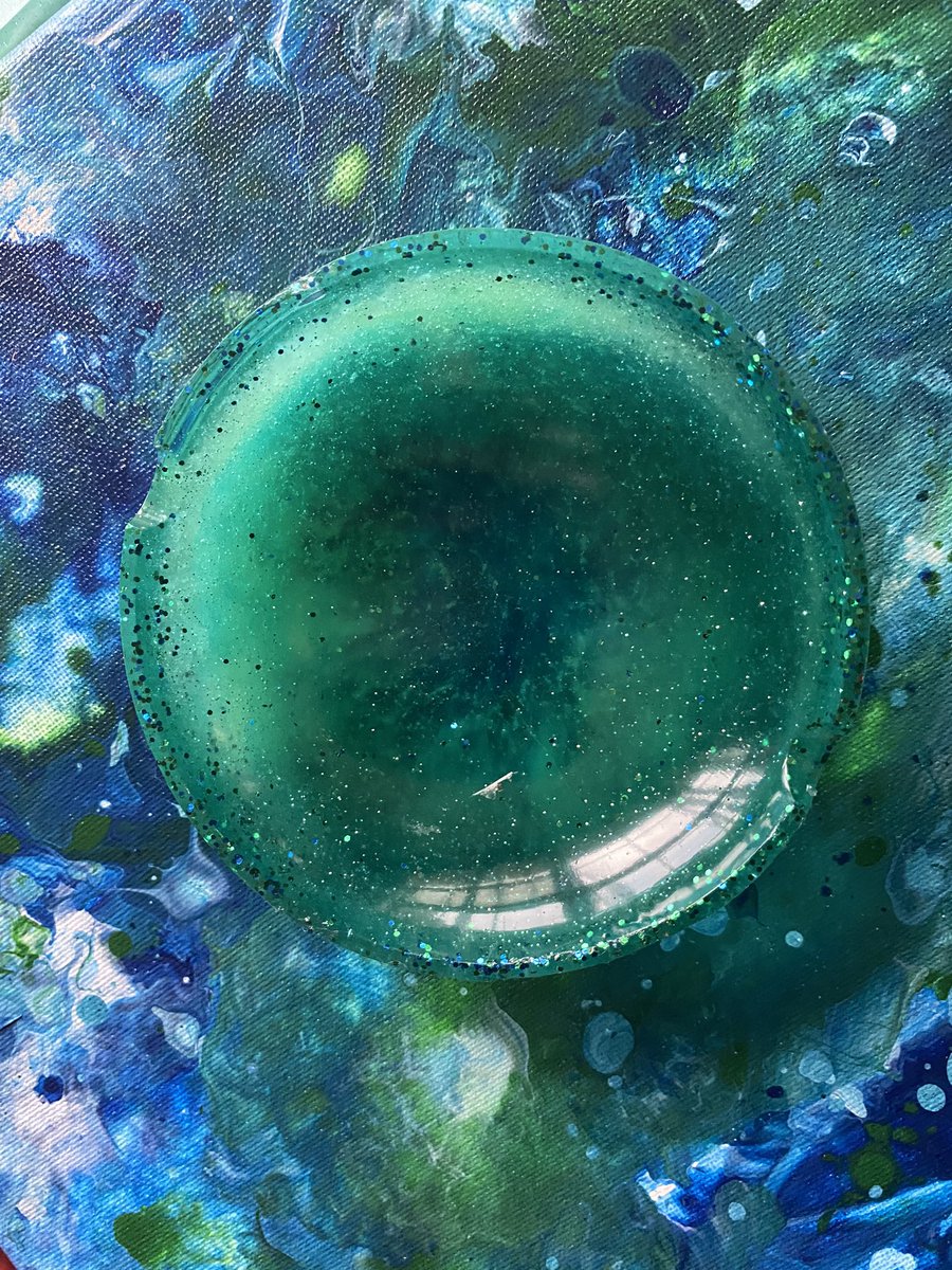 litshxtcreation's tweet photo. Center Of Attention Ashtray $20 #ashtrays #ashtrayart #weedsmokers #weedsupplies #resinart #atlanta #atlartist #atlart #entrepreneurlife #creativity #fun #greenashtray #litshxtcreations #litshitonly #buynow #forsale https://t.co/qvL88TnV5p