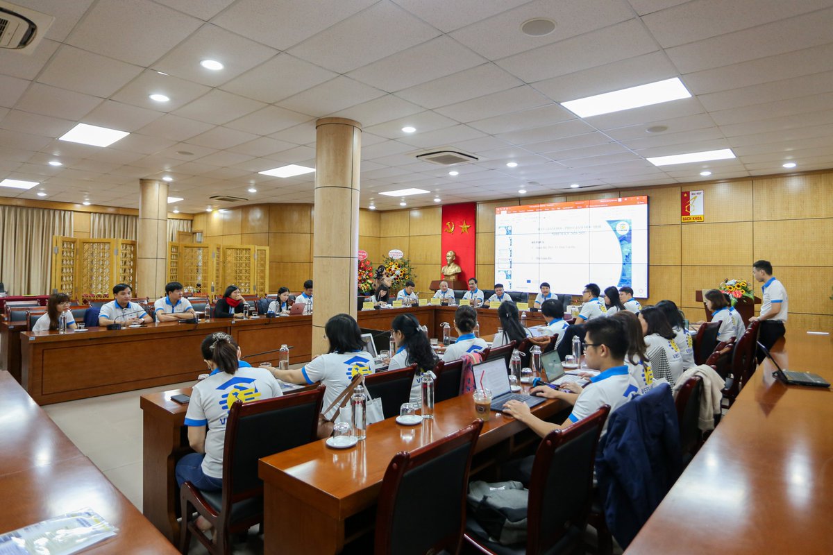 OGPIUA's tweet photo. The #V2WORK project funded by #ErasmusPlus and coordinated by @OGPI_UA has presented #VEESNet, a network that aims to boost the cooperation between #HigherEducation Institutions in #Vietnam 🇻🇳 in the fields of #Employability and #Entrepreneurship
➡️ https://t.co/lxSlSDJdBt https://t.co/yBtGOjPfgU
