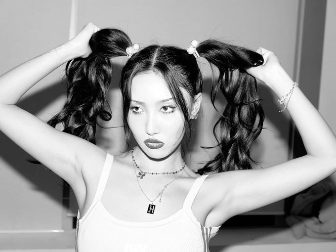 Mamamoo_France's tweet photo. [09.11.20][#HWASA IG]

📌@/mo_onbyul

[1/2]

🇫🇷Mamamoo_France
©️: _mariahwasa
#leenee https://t.co/UtmYPFXok8