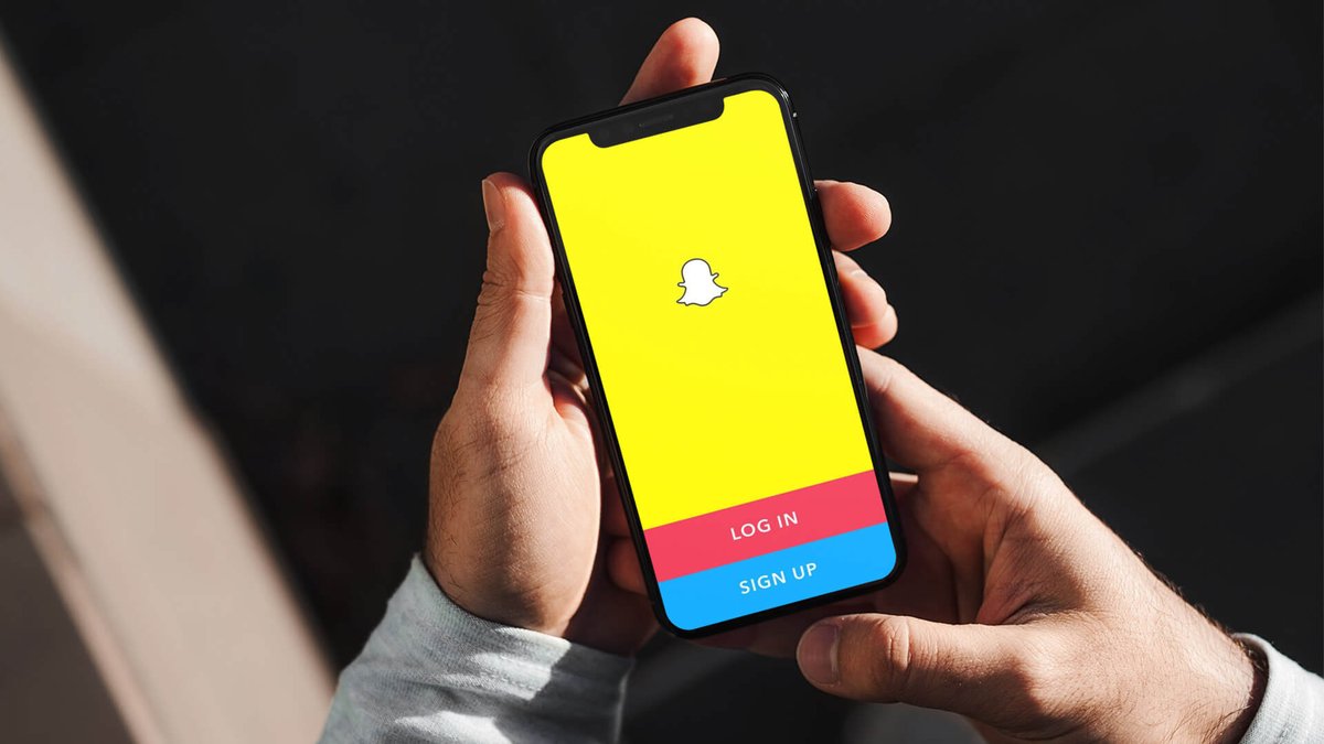 prwsocialmedia's tweet photo. Wiecie, że #Snapchat 🤳 to nie tylko zdjęcia i krótkie filmy? Aplikacja właśnie rozszerza swoją platformę edukacyjną #SnapFocus dla marketerów i wprowadza opcję #SnapConnect. Szerzej opisał to portal @PRoto_pl 👉 https://t.co/eRuuU42QvG https://t.co/2YCG7C8JOR