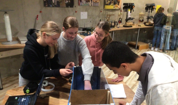 Techniek in de bieb van Terborg  -  oudeijsselstreekvizier.nl/nieuws/algemee…