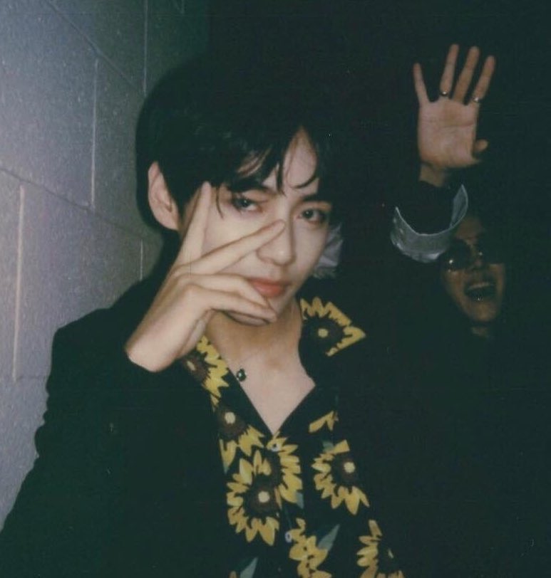 taehyung pics ✰ tweet media