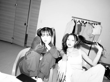 Mamamoo_France's tweet photo. [09.11.20][#HWASA IG]

[1/2]

©️_mariahwasa
#leenee https://t.co/f00cJx8pGF