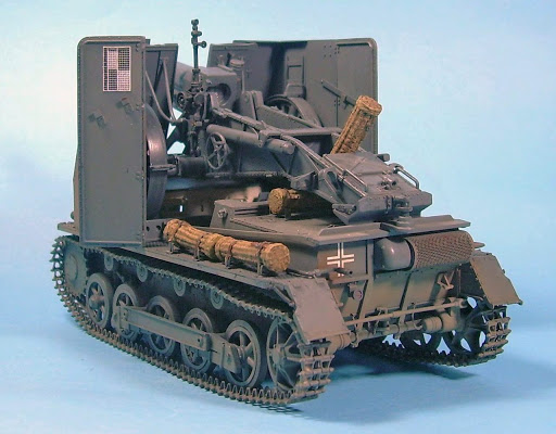 These guns were originally employed to grant some Pz Divs self propelled, lightly armoured, heavy infantry guns to quickly reduce strong points and speed the advance. Starting with sIG 33 150mm gun on a Panzer I chassis. /14