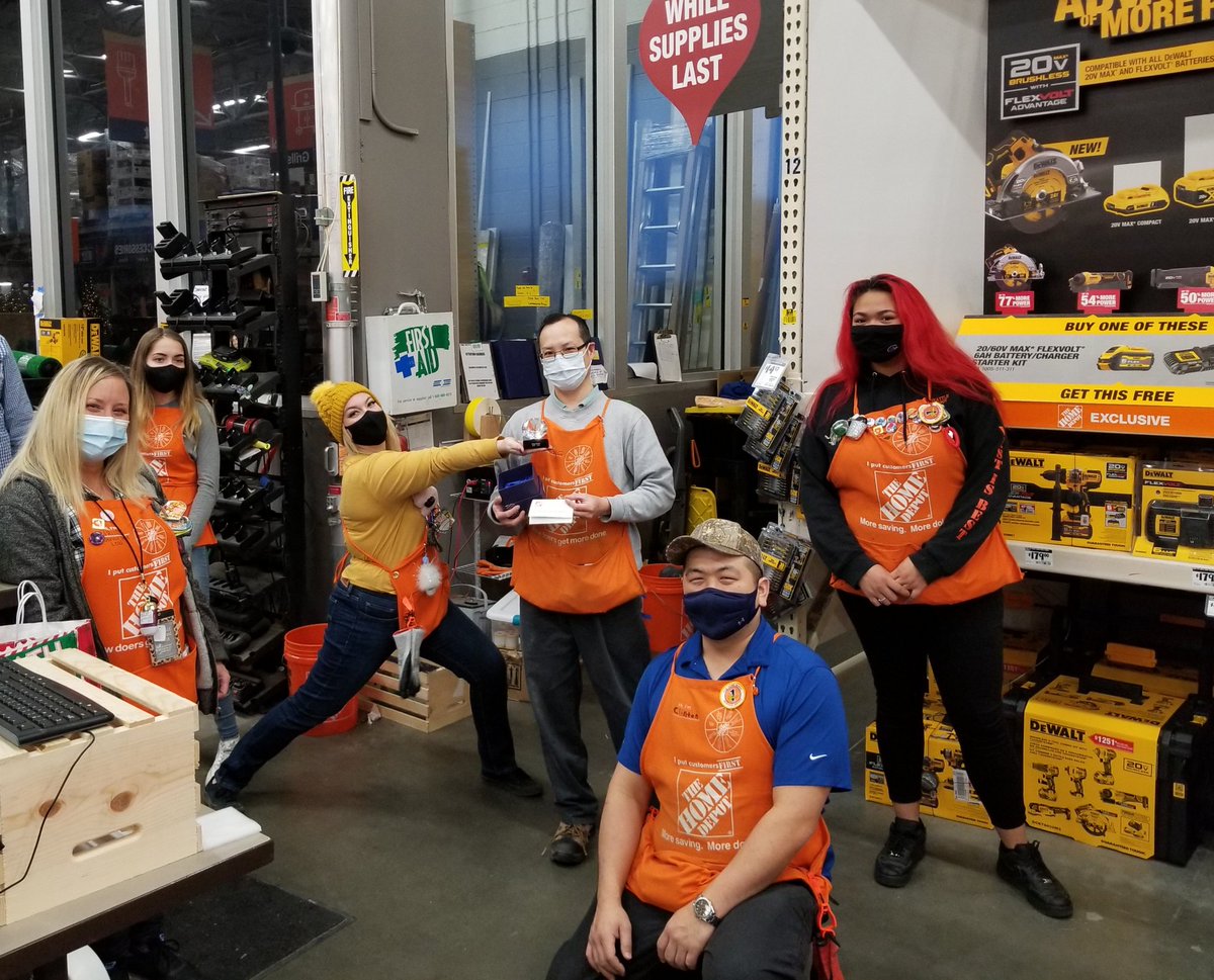 It is not often you get the honor of awarding an associate a Diamond award! Hong is an amazing example of a universal associate and out of this world commitment! Thank you for all you do for all of us! #westisbest @Ken_D19DM <a href="/RealJayPeee/">Jon Peters</a> <a href="/THDGabeC/">THDGabeC</a> @hammertime4737