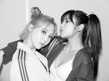 Mamamoo_France's tweet photo. [09.11.20][#MOONBYUL IG]

09.11.20 Aujourd'hui MMM -#PBM 

[2/2]

🇫🇷Mamamoo France
©️mo_onbyul
#leenee https://t.co/X4meRNEEY7
