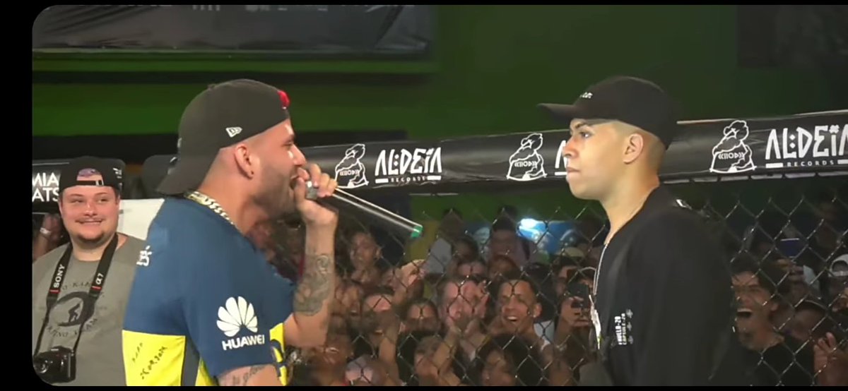 RAPNEWS26113300's tweet photo. E essa batalha???
Umas daa melhores da noite talvez
#bda4anos
#Krawk
#mikezin https://t.co/cuQw1KgEfN
