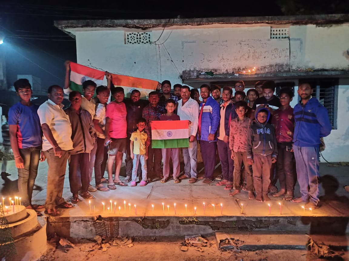 Vsd_India's tweet photo. Vidyarthi seva dal (VSD) activists paying Candlelight Tribute to soldiers Capt, Ashutosh Kumar , RFN Ryada Maheshwar , HAV  CH Praveen Kumar who are Killed 
during a gun battle  in north Kashmir’s Machil sector. VSD Dist President Bollu siddartha and others can be seen https://t.co/4Fde51sIzp