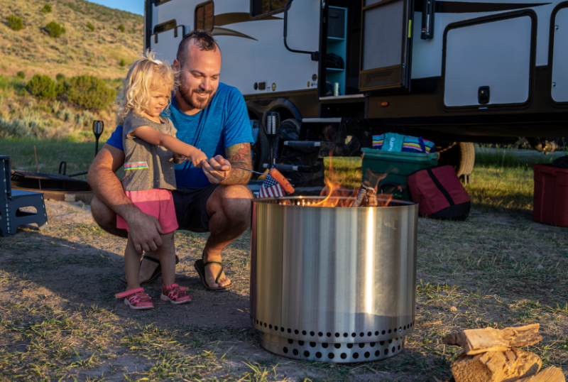 GravityFedInc's tweet image. Reviewer: @BackoBeyond_ 
Brand: @SoloStove 
Product: Bonfire
⭐⭐⭐⭐⭐
&quot;The Solo Stove #Bonfire is all about low smoke and high efficiency. It&apos;s the most well-designed, portable, and best looking fire pit money can buy.&quot;

gravityfed.com/reviews/back-o…

#solostove #campingstoves