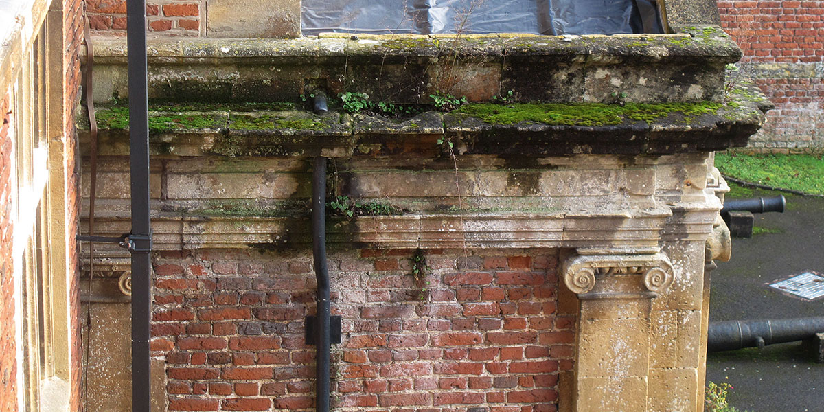 Moisture is a key factor in almost all forms of decay, and it increases heat loss from building fabric.

We are hosting a virtual conference on damp, masonry decay and sustainability with @IHBCtweet South West from 19 November.

Find out more here ➡️  bit.ly/38ncOvj