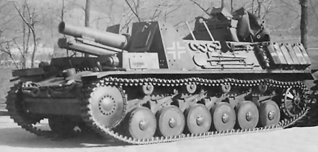 that a new variant was developed on the Panzer II chassis from October 1940, as the Panzer I was horribly overloaded.I mean look at it.Anyway. These new SPs go to new heavy infantry gun companies in 90 liechte Afrika-Division. /16