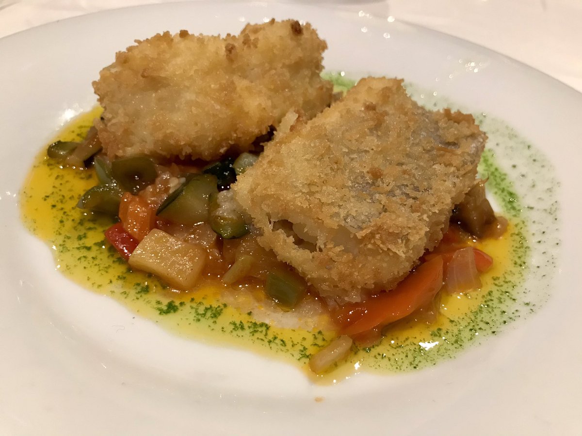 zampatelmundo's tweet photo. Disfrutando de la #Gastronomia en #Valladolid durante el @CNPinchosVLL en el @GAREUSHOTEL 👌🏻 #TAPASVLL2020 #CastillaYLeon https://t.co/CN6CYiAdGW