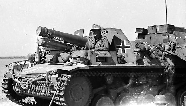 that a new variant was developed on the Panzer II chassis from October 1940, as the Panzer I was horribly overloaded.I mean look at it.Anyway. These new SPs go to new heavy infantry gun companies in 90 liechte Afrika-Division. /16