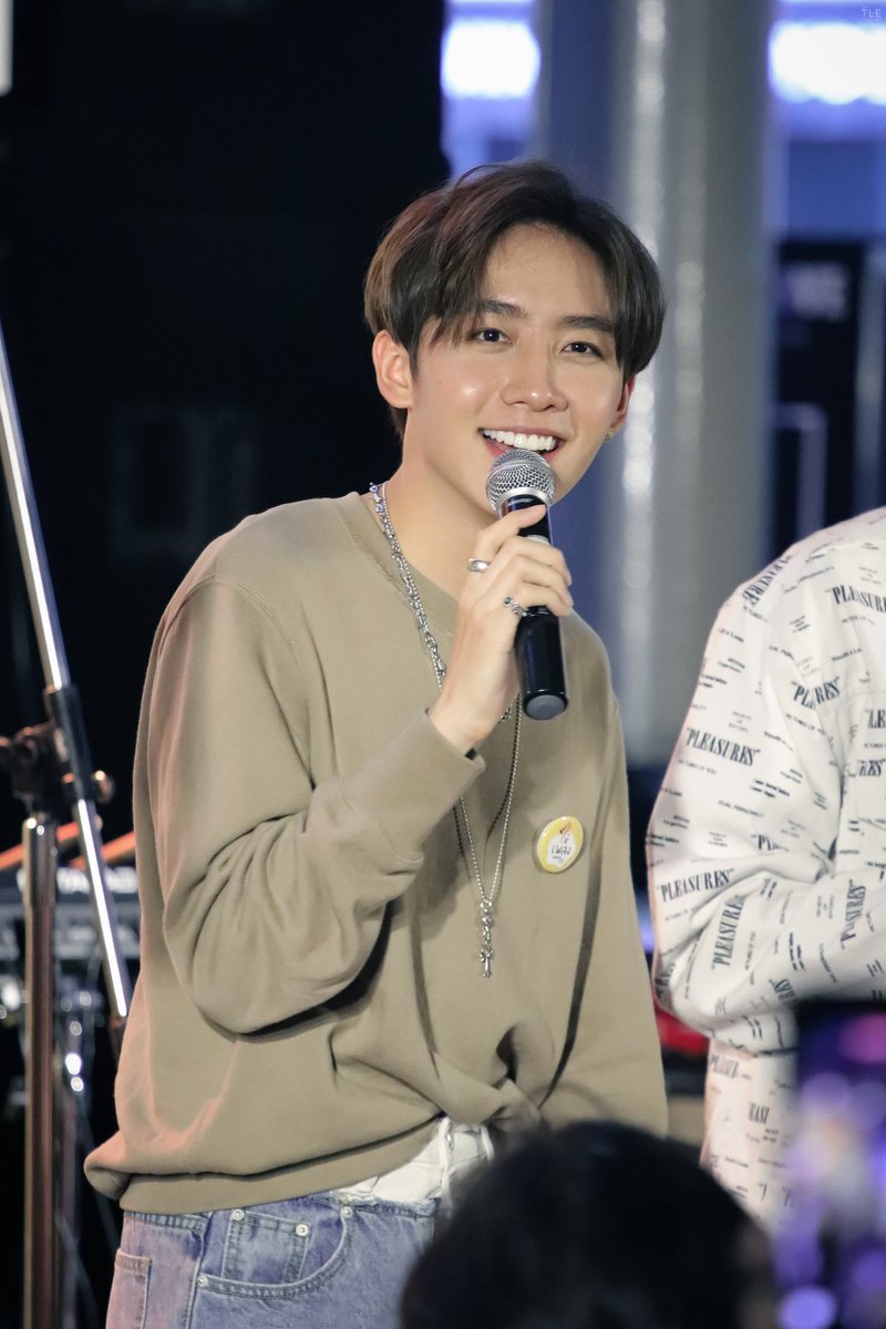 altTLEbt's tweet photo. 09.11.2020, #พี่ร้องน้องยิ้มได้xLBC2 :-)

ยิ้มหงานจังเลยยยยยย ~

#AltbForMSw
#หัวใจศิวัช https://t.co/UGHyaCLFzD