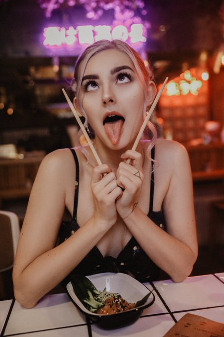 Today I discovered that besides &ldquo;ahegao&rdquo; there are many different words for face expressions in Japanese