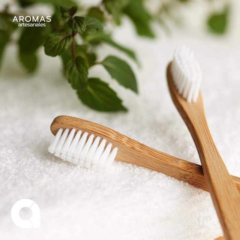 En #Albacenter estamos comprometidos con el ♻ medio ambiente, por eso: ¿Conoces los cepillos de cerdas de Brushboo? 🦷

¡Con los cepillos de dientes 🦷 de bambú ayudas a mantener nuestro planeta libre de un consumo excesivo de plástico ❌ 

¡Ya disponible en AROMAS artesanales!