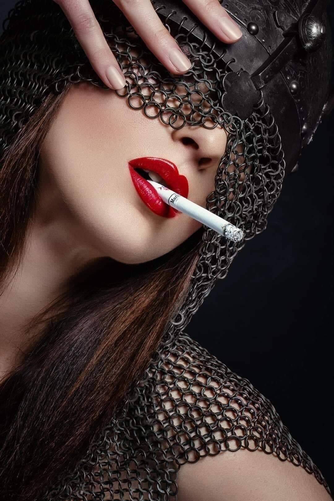 EmZHVWRWMAA1She