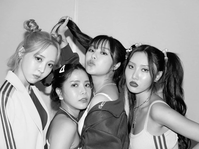 Mamamoo_France's tweet photo. [09.11.20][#WHEEIN IG]

별 (Etoile) 태양 (Soleil) 바람 (Vent) 꽃 (Fleur)🌿
photo by . @/mo_onbyul_ 

🇫🇷Mamamoo France
©️whee_inthemood
#leenee https://t.co/y24eWr9Imw