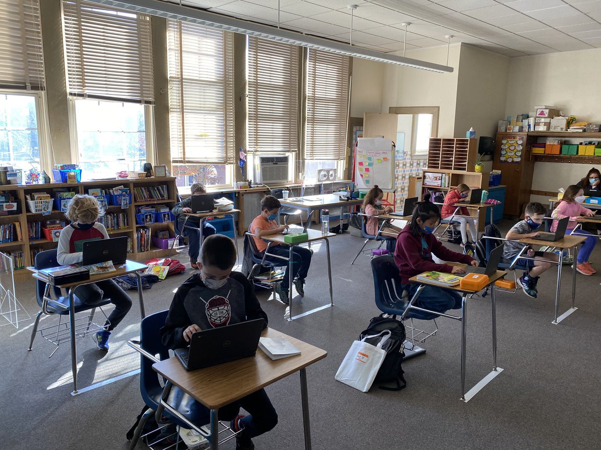 mrvdestefano's tweet photo. Today we are using @googledocs to peer review each other’s narrative writing pieces ✍️ https://t.co/Mx1FQ9W31r