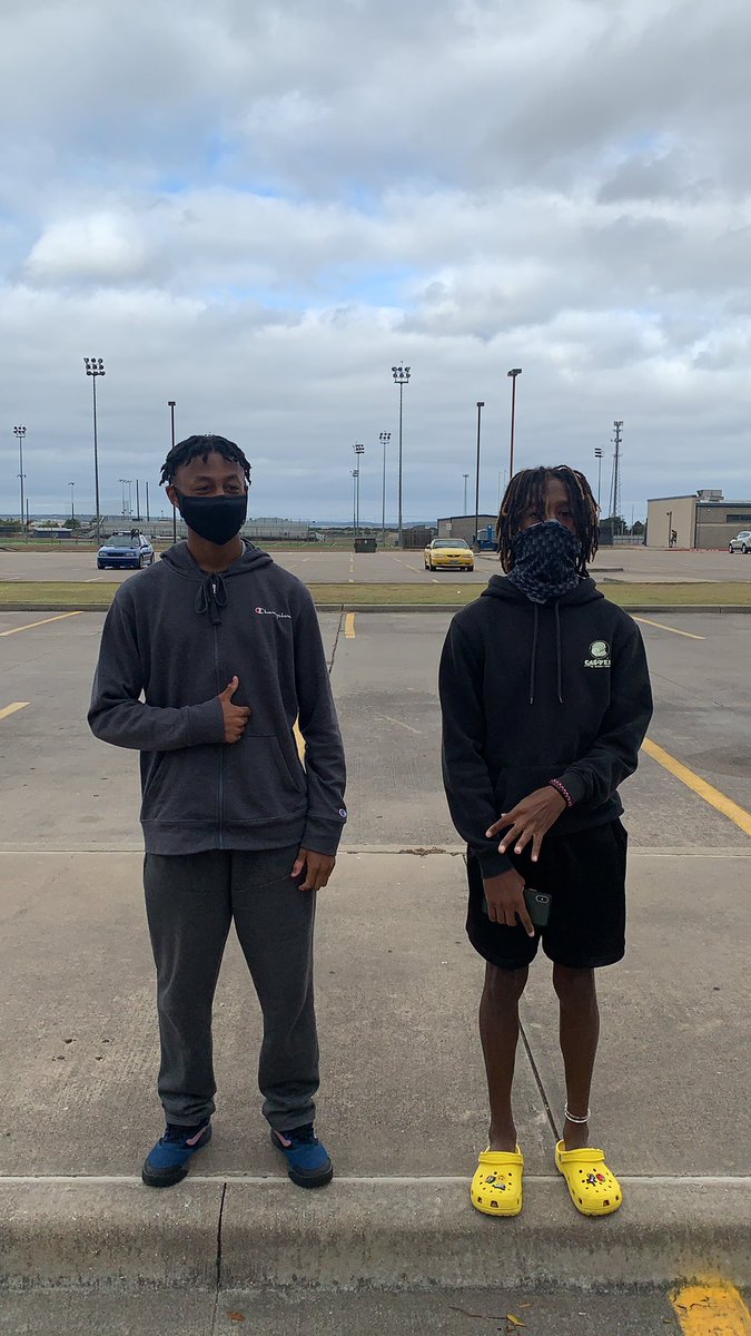 XcShoemaker's tweet photo. Getting ready to head up to Dallas for Region II Cross Country. #runningwolves #shoemaker #killeenisd https://t.co/t290hVSMKU