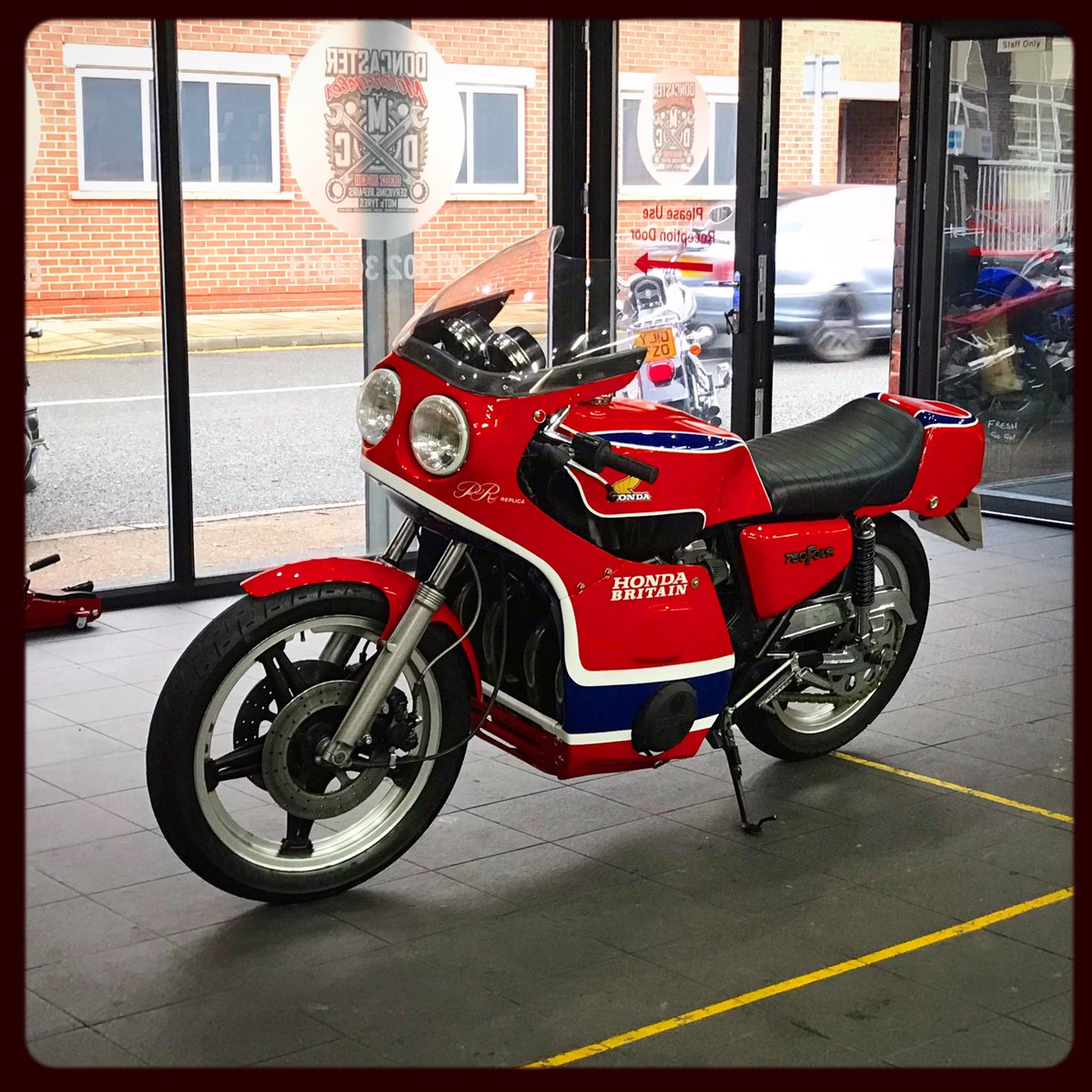 DMC_Motorcycles's tweet photo. A quick MOT for Phil.
•
#hondabritain #philreed #honda750four
#doncasterisgreat #doncastermotorcycles #motorcycle #motorcycles #motorbike #classic https://t.co/cKQk7XPLVA