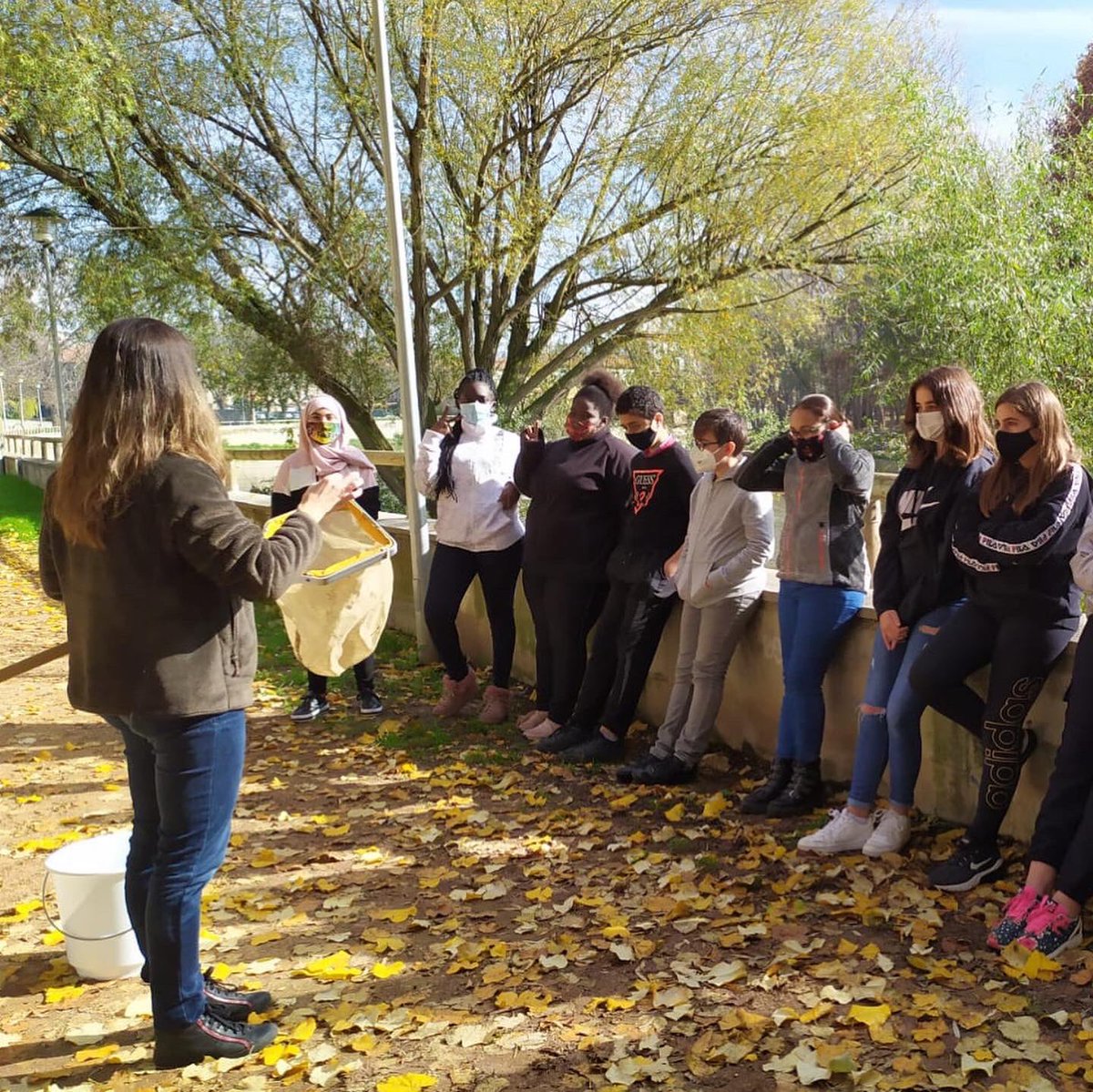 InstitutdelTer's tweet photo. Avui els alumnes de 2n C han realitzat un taller per investigar l'estat de salut del riu al Museu del Ter. 👀💦 #MagneTer @museudelter @aliancesmagnet @FundacioBofill @ajManlleu https://t.co/nvKQNxANhM