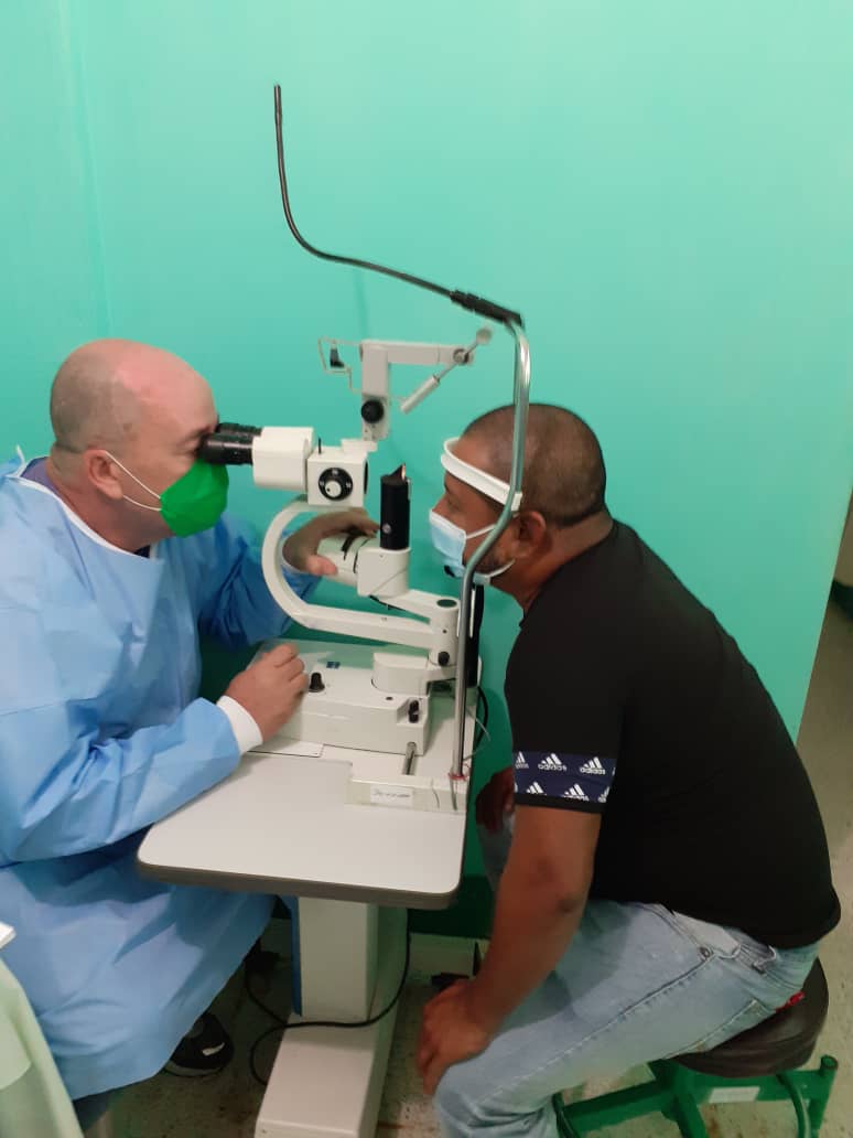bmc_om's tweet photo. La BMC Jalapa OM sigue brindando su granito de arena para mejorar la visión de los guatemaltecos.
#CubaPorLaVida 
#CubaPorLaSalud https://t.co/ChaZGdhDtl