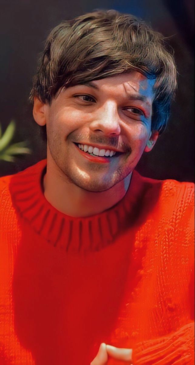 AnaaaaLins's tweet photo. "Ele apareceu"
"O pitico apareceu"
Tá Louis Tomlinson,mas nós precisamos de fotos.
Pelo amor de Deus Louis alimente seu fandom!!! https://t.co/MW4WQaKVNT