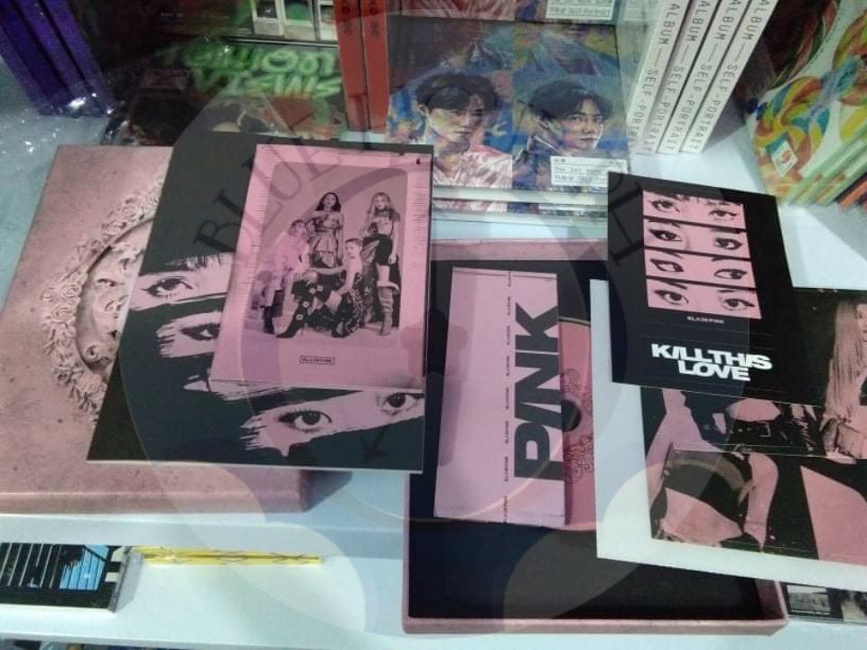 bluehour_ph's tweet photo. ONHAND #BlueHourPHOnhand
UNSEALED BLACKPINK ALBUMS
✔Square Up Black Version
✔Kill This Love Black/Pink Version
Price: 500 pesos each + sf
See photos for inclusions
DM if interested 💕 https://t.co/OafKricQWW