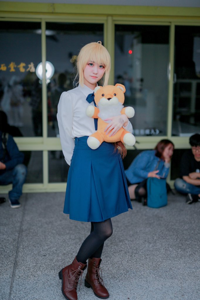 PinkuEmpire's tweet photo. 感謝大家ㄉ攝影><
自己修圖修爆 （很多屎臉照抱歉醜照請別嚇到)
photo by : Simon Lee (1) (2)/灰狼(3)
IG: https://t.co/LoJaTZvy8R
#pf33 #rf8 #saber #fatestaynight #セイバー #アルトリアペンドラゴン #阿爾托莉雅潘德拉貢 #コスプレ #コスプレイヤー #altriapendragon #cosplay https://t.co/007cFvcJ4E