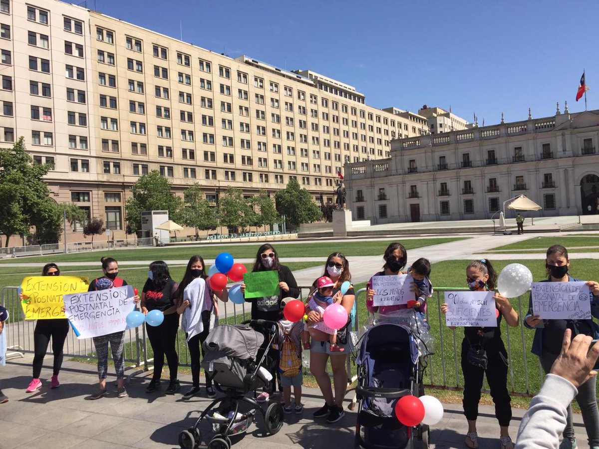Postnataldeeme1's tweet photo. 50 mil de madres de TODO Chile  exigen la #ExtensionPostnatalDeEmergencia  para seguir protegiendo a sus bebés  del covid19. Pero @TVN @canal13 @CHVNoticias @CNNChile @meganoticiascl NO NOS APOYAN❗ PORQUE NO SOMOS NOTICIA😡 cuando los bebes se contagien recién seremos noticia⁉️ https://t.co/js6ar13Rg0