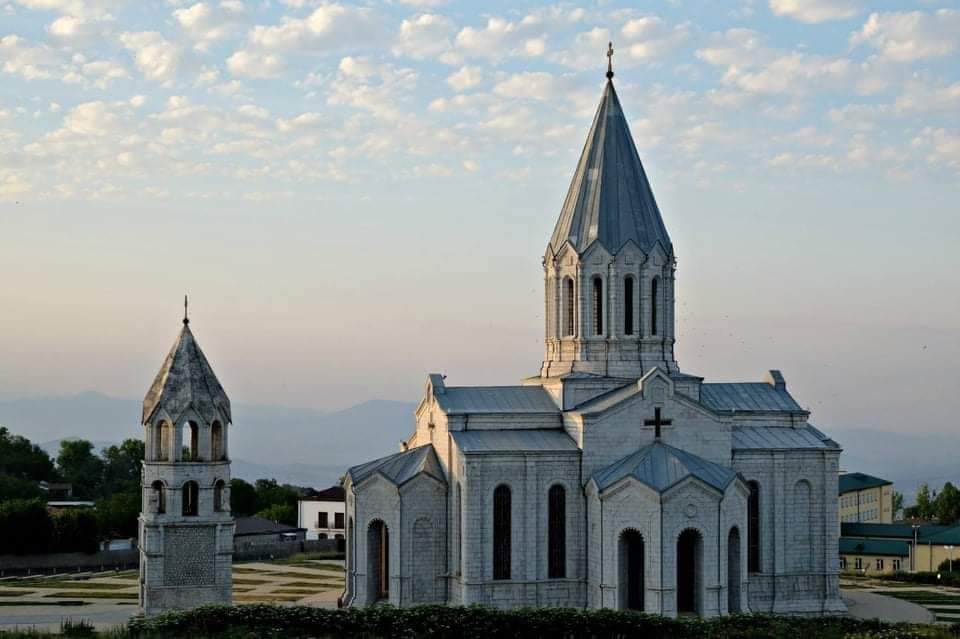 VeranikaGrigory's tweet photo. Fights in the vicinity of #Shushi are ongoing. #Shushi has been, is and will be ours.  We believe and trust our army. #ArtsakhStrong
#wewillwin #StopAzerbaijaniAggression https://t.co/RB5aCLznGg