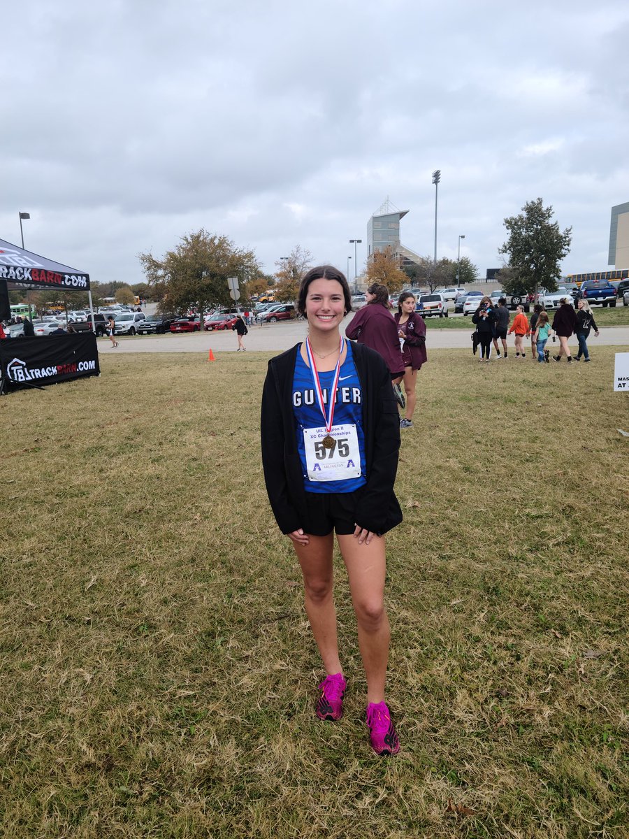 xc_gunter's tweet photo. Sarah Denton is 4th at Regionals and is headed to the State meet! #gothedistance https://t.co/6Y49nb08Qd