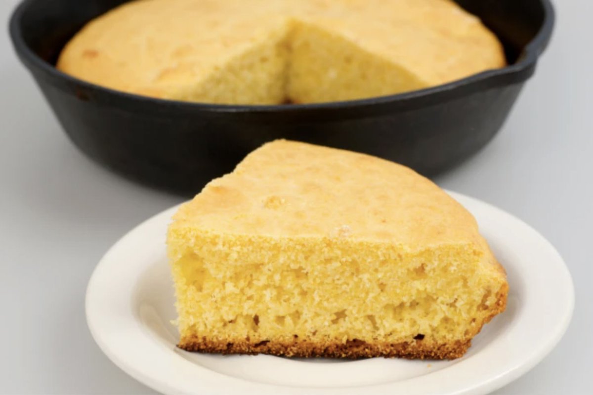 BeStillFarms's tweet photo. This cornbread recipe is delicious and warm, the perfect fall recipe! #healthyfood #yummyrecipes #organicingredients #bestillfarms #organic #recipes #organicrecipes #vegetarian #cornbread #fallrecipes #autumnrecipe #cornbreadrecipe #thanksgivingrecipe https://t.co/3BFKrasuzd https://t.co/4gPhtelgM2