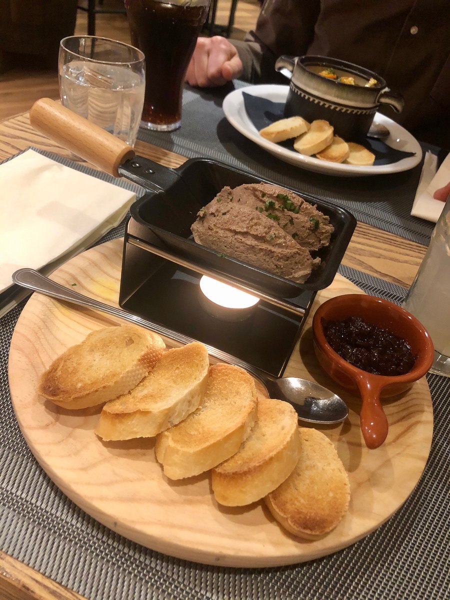 AbdnInspired's tweet photo. #ARW2020 ambassador @nikkibmorris headed to DaVinci Ristorante Italiano Aberdeen last week and wrote a review of their Aberdeen Restaurant Week dinner offering. See what Nikki had to say at our website below!

https://t.co/95uFVQvbul

@SocietyAbdn @visitabdn @AberdeenCC https://t.co/Y0PiTAmdyh